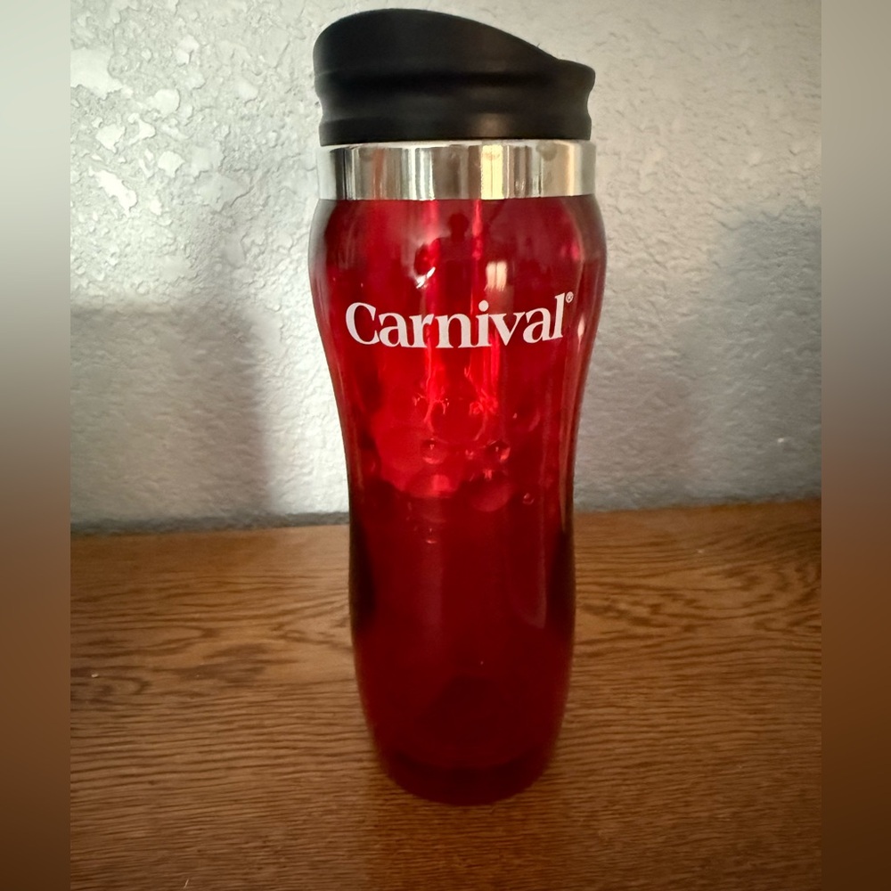 Carnival Cruise Line Insulated
Tumbler Cup Lid Red Bubbles
14 Oz Hot/Cold
